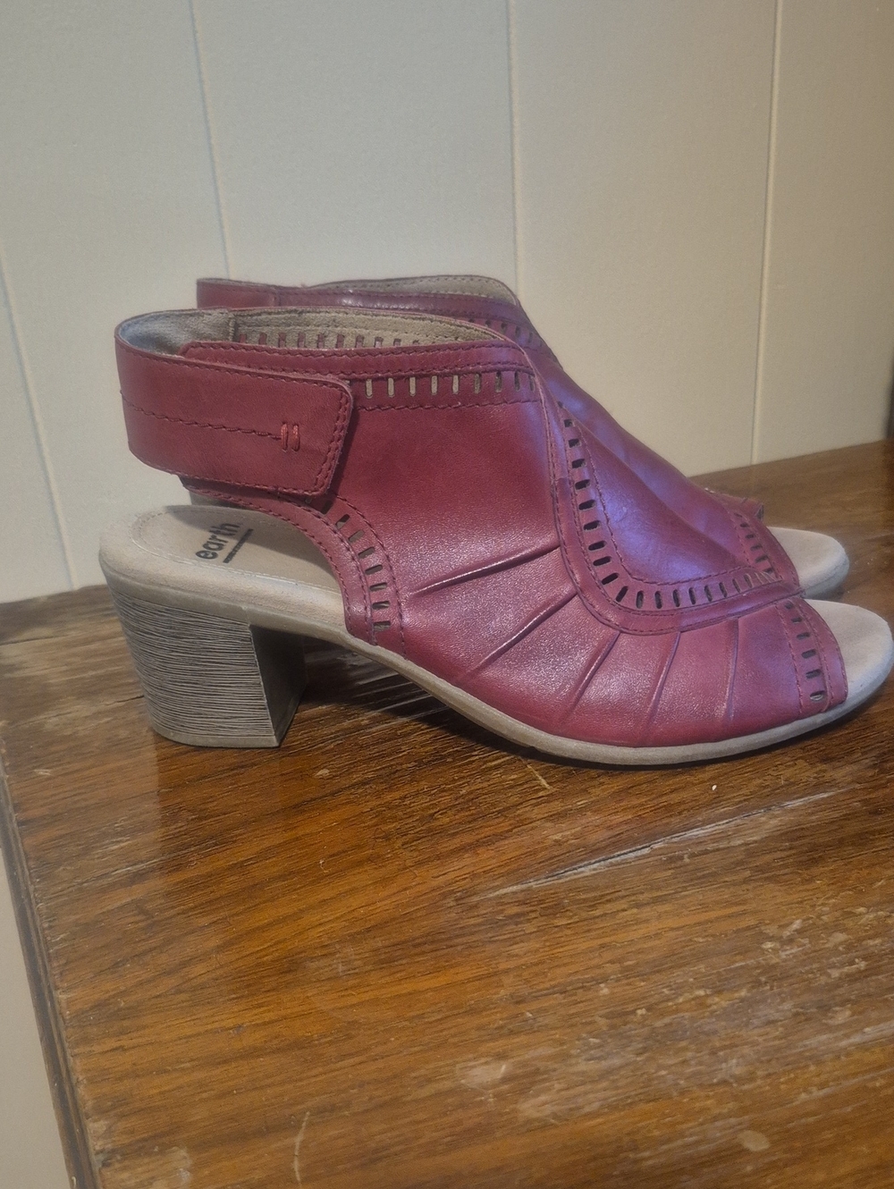 Earth Wine Open Peep-Toe Slingback Low Block Heel Sandals